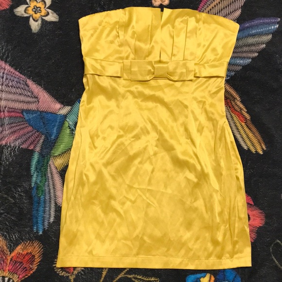 Forever 21 Dresses & Skirts - FOREVER 21 Yellow Gold Satin Mini Party Dress  Medium Christmas PRETTY!